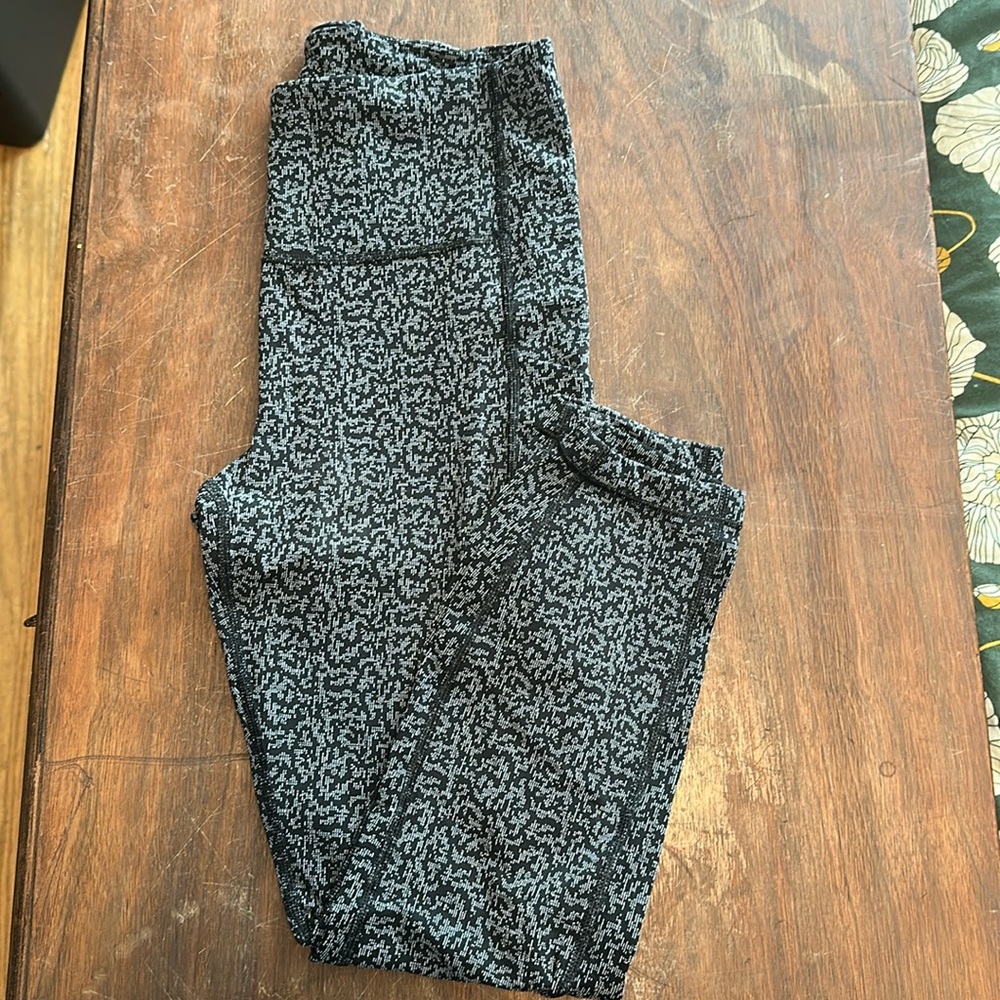 Athleta Ultimate Stash Pocket 7/8 Tight